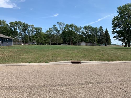 315 Mueller Dr, Hendricks, MN, 56136-4070 | Card Image