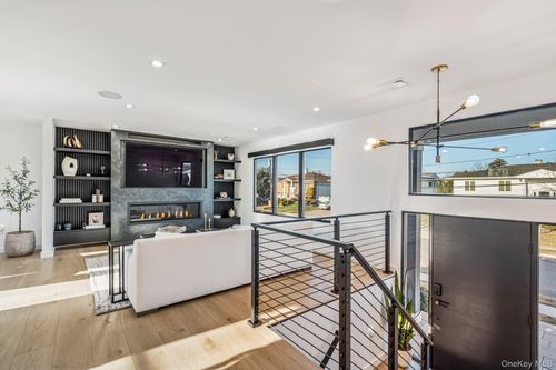 3000 Holiday Park Dr, Merrick, NY, 11566-4825 | Card Image