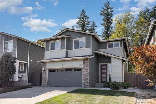 18221 137th Pl Se, Renton, WA, 98058-5060 | Card Image