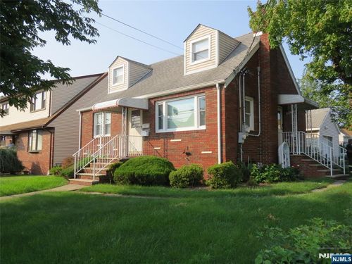 247 Church St, Lodi, NJ, 07644-3324 | Card Image