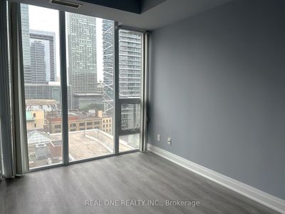 1408 - 126 Simcoe St, Condo with 3 bedrooms, 2 bathrooms and 1 parking in Toronto ON | Image 3