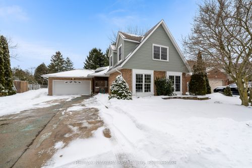 25 Vinemount Dr, Fonthill, ON, L3E0R9 | Card Image