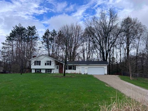 8320 W Whispering Pines Cir, Lake City, MI, 49651-9097 | Card Image