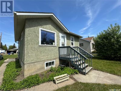 778 4th St E, House other with 3 bedrooms, 2 bathrooms and null parking in Prince Albert SK | Image 1