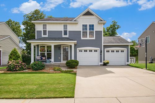 2972 Gilmore Ln, Jenison, MI, 49428-8623 | Card Image