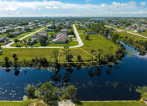 2117 Ne 43rd Ln, Cape Coral, FL, 33909-3018 | Card Image