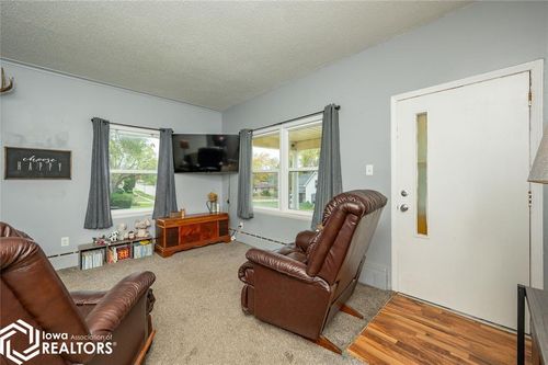 330 N 1st St, Carlisle, IA, 50047-7721 | Card Image