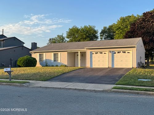 48 Starlight Rd, Howell, NJ, 07731-2218 | Card Image