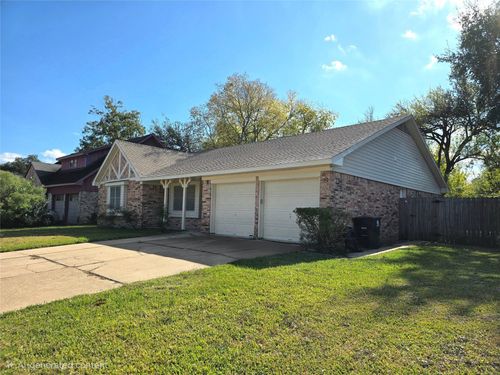 11931 Tanager St, Houston, TX, 77072-4021 | Card Image