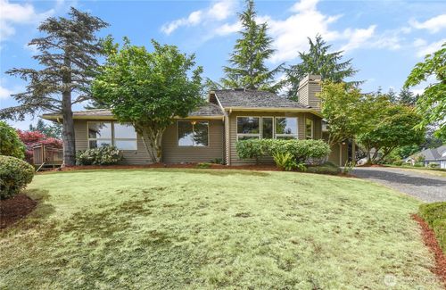 16901 Se 45th St, Bellevue, WA, 98006-6501 | Card Image