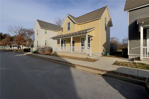 1044 S Beebalm Ave, Fayetteville, AR, 72701-5410 | Card Image