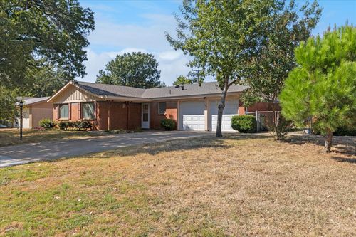 1353 Harrison Ln, Hurst, TX, 76053-4050 | Card Image