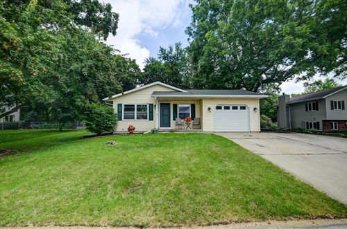 328 N Rutland Avenue, Brooklyn, WI, 53521 | Card Image