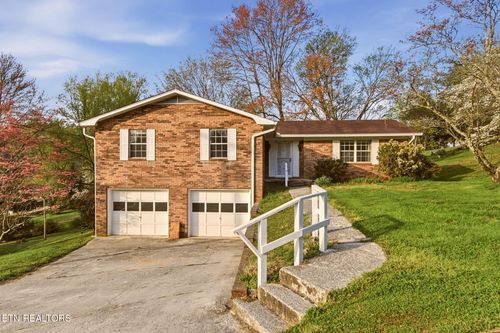 307 Walnut St, Clinton, TN, 37716-3420 | Card Image