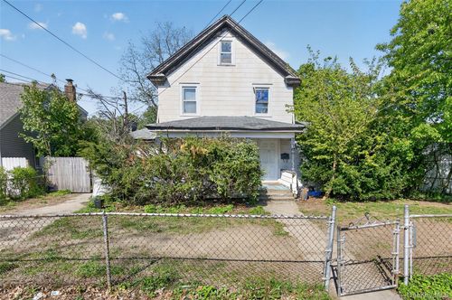 95 Rose Ave, Hempstead, NY, 11550-6646 | Card Image