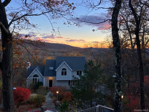 50 Downey Ln, Cold Spring, NY, 10516-3827 | Card Image