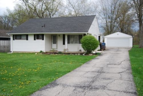 4567 Canterbury Rd, North Olmsted, OH, 44070-2717 | Card Image