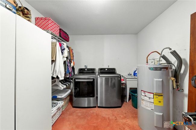 Utility room main house | Image 21