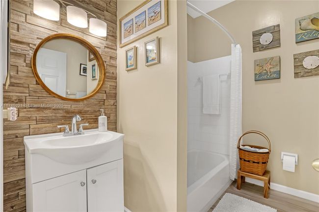 APT-13 - 6121 Se Landing Way, Condo with 3 bedrooms, 2 bathrooms and null parking in Stuart FL | Image 36