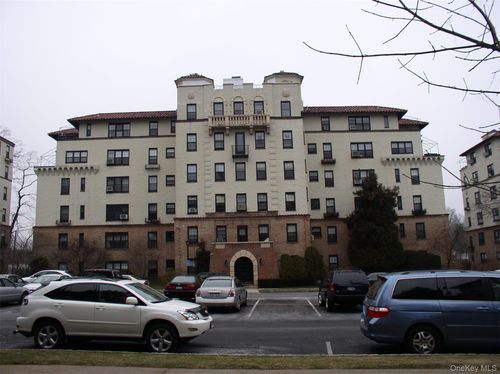 entrance-5-apt-5a-1273 North Avenue, New Rochelle, NY, 10804 | Card Image