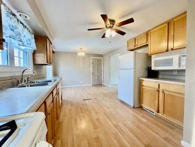 217 S Shady Ave, Condo with 3 bedrooms, 1 bathrooms and 1 parking in Houston PA | Image 9