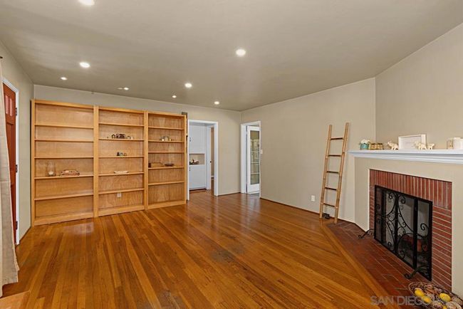 6941 Amherst St, House other with 2 bedrooms, 1 bathrooms and 5 parking in San Diego CA | Image 7