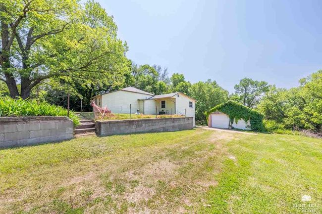 402 1 St St, House other with 4 bedrooms, 2 bathrooms and null parking in Saint George KS | Image 22