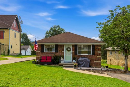 413 Stout St, Bridgeport, WV, 26330-1427 | Card Image