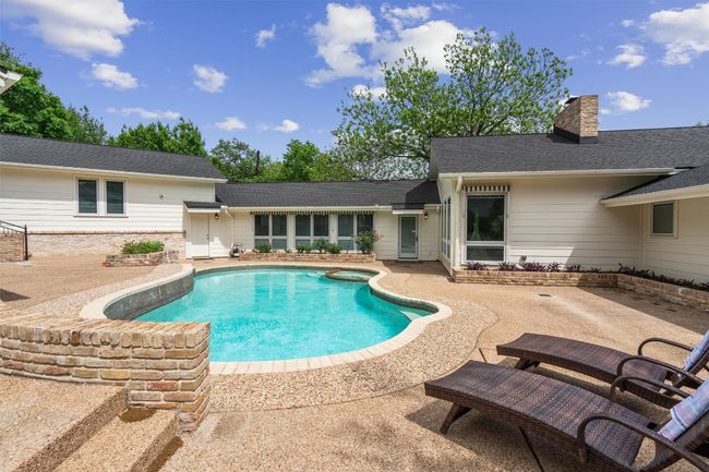 This is what you have been looking for - privacy in the heart of Austin | Image 7
