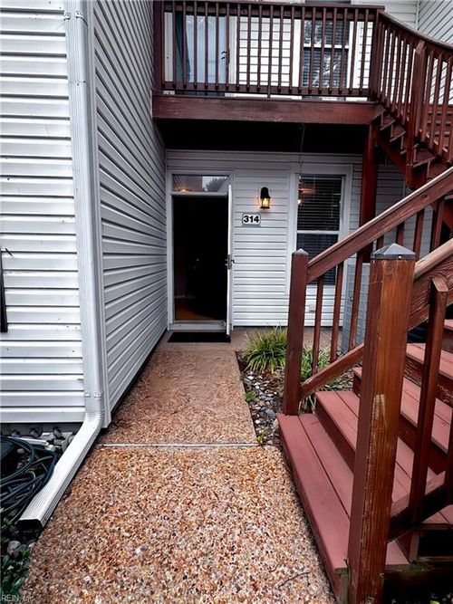 314 Persimmon Dr, Yorktown, VA, 23693-5571 | Card Image