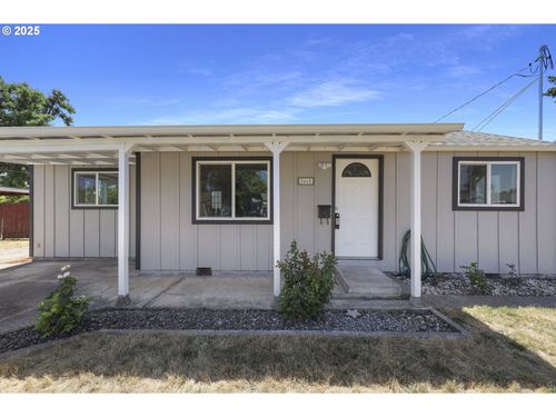 2665 E St, Springfield, OR, 97477-4456 | Card Image