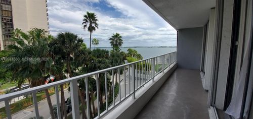 5h-200 Se 15th Rd, Miami, FL, 33129 | Card Image