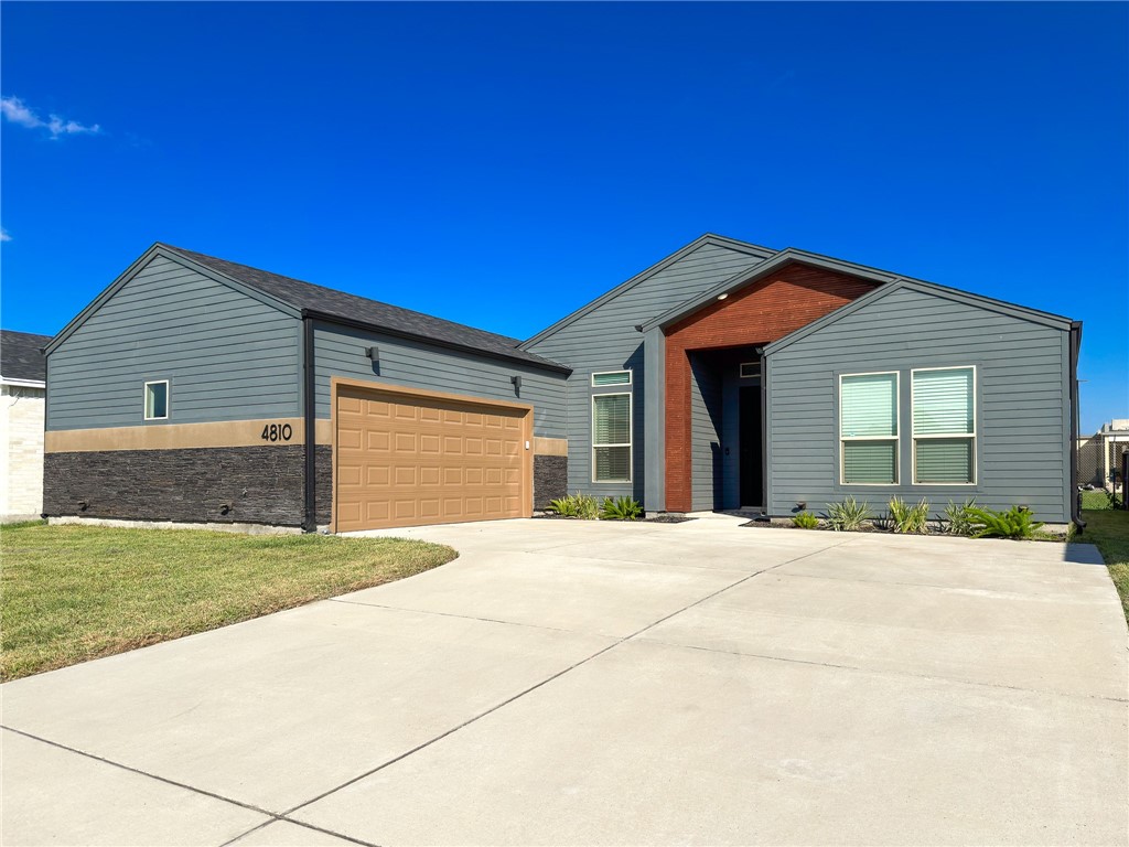 Del Paseo St, Corpus Christi, TX 78411