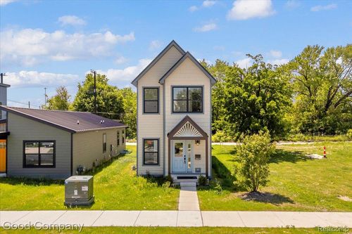 2827 16th St, Detroit, MI, 48216-1111 | Card Image