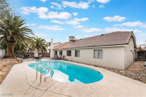 6320 Vicuna Dr, Las Vegas, NV, 89146-3006 | Card Image