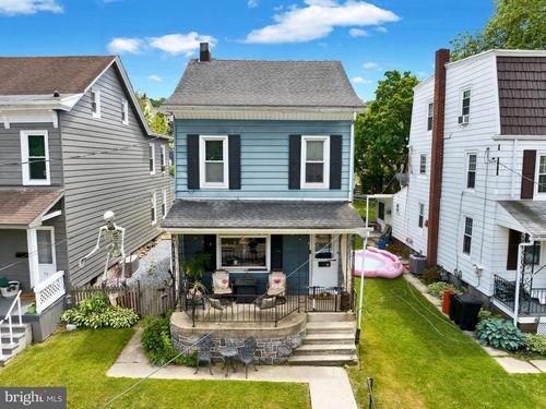 28 Front St, MOHNTON, PA, 19540-2015 | Card Image