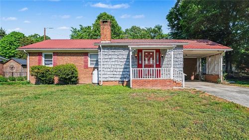 302 Huntington Park, Thomasville, NC, 27360-4414 | Card Image