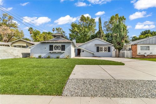 8308 Zelzah Ave, Northridge, CA, 91325-3942 | Card Image