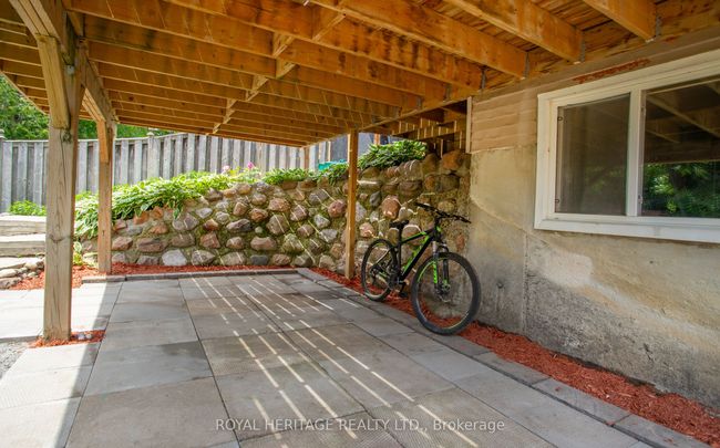 621 Cobblehill Dr, House attached with 4 bedrooms, 3 bathrooms and 3 parking in Oshawa ON | Image 36