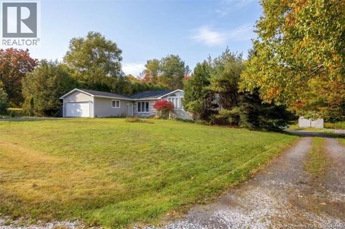4 Hughes Cres, Quispamsis, NB, E2E2S9 | Card Image