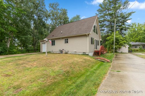 7785 Court B, Stanwood, MI, 49346-8855 | Card Image