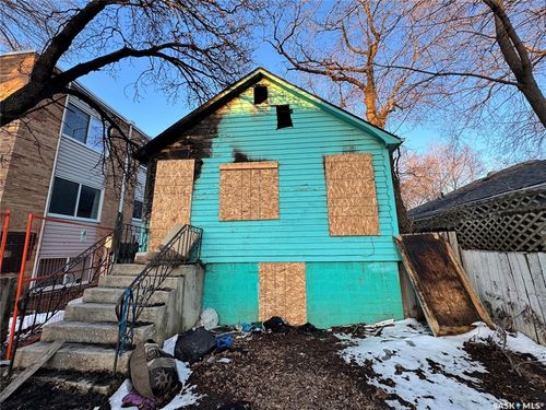 120 T Avenue S, Saskatoon, SK, S7M3A8 | Card Image