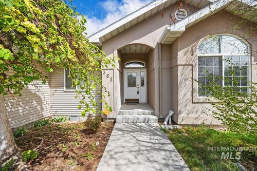 362 Whispering Pine Dr, Twin Falls, ID, 83301-8915 | Card Image