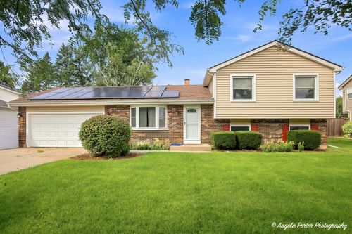 5112 W Greenbrier Dr, McHenry, IL, 60050-5140 | Card Image
