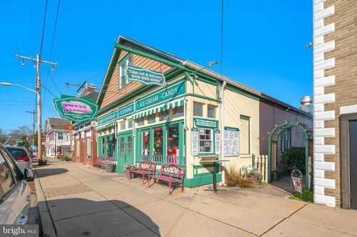 688 E Bay Ave, Barnegat, NJ, 08005-2465 | Card Image