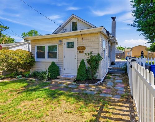125 E Atlantic Ave, Villas, NJ, 08251-2604 | Card Image