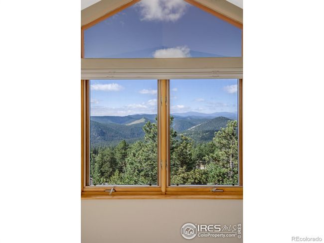 319 S Peak Rd, House other with 4 bedrooms, 4 bathrooms and 3 parking in Boulder CO | Image 19