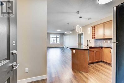 203 - 35 Aspenmont Hts Sw, Condo with 2 bedrooms, 2 bathrooms and 1 parking in Calgary AB | Image 3