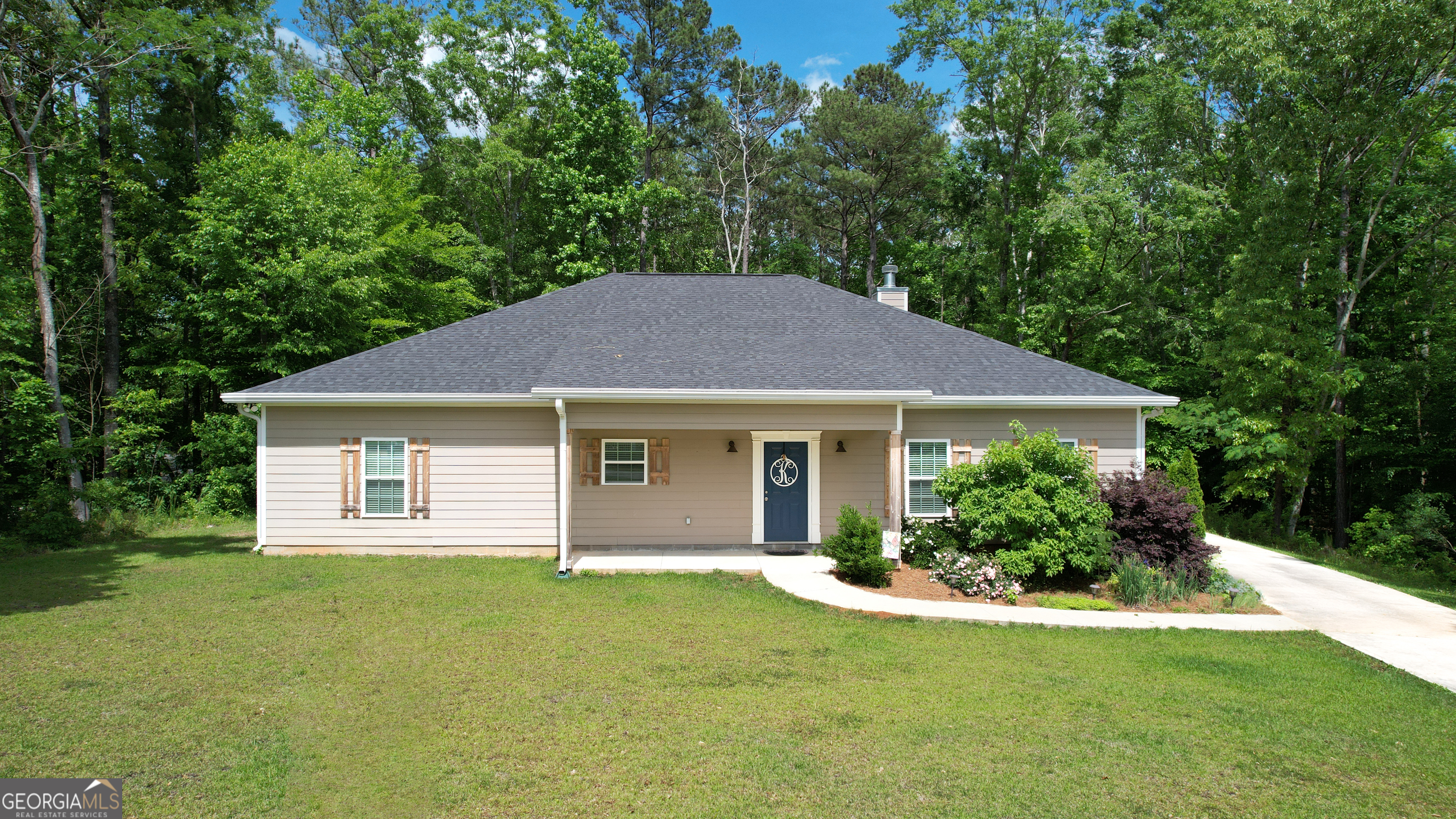 Lee Road 894 , Valley, AL 36854