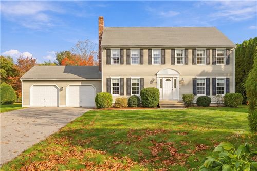 16 Woodside Ave, Cumberland, RI, 02864-6119 | Card Image